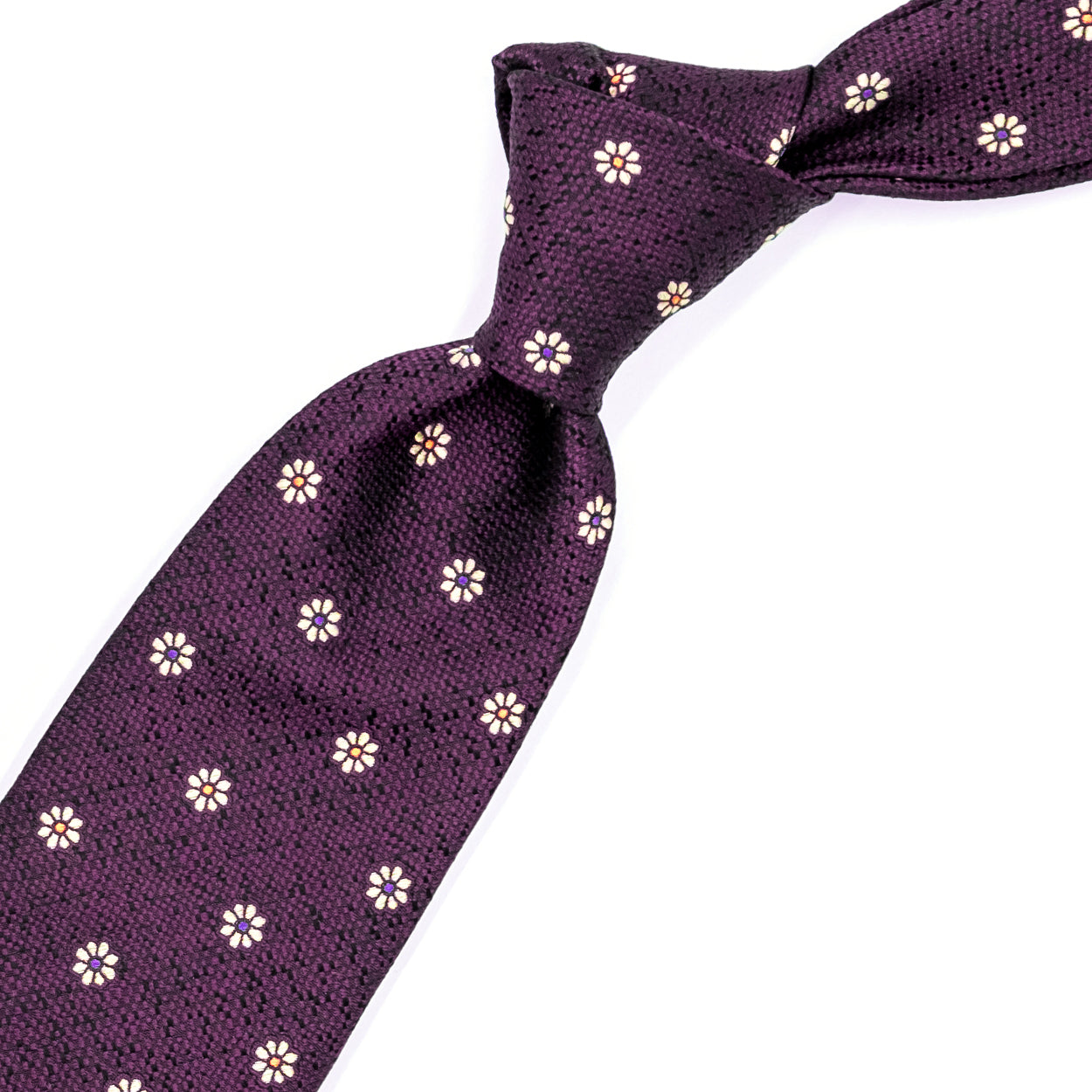 Burgundy tie with daisies